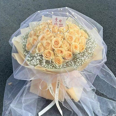 滨州52朵香槟玫瑰满天星，你就是我的全部